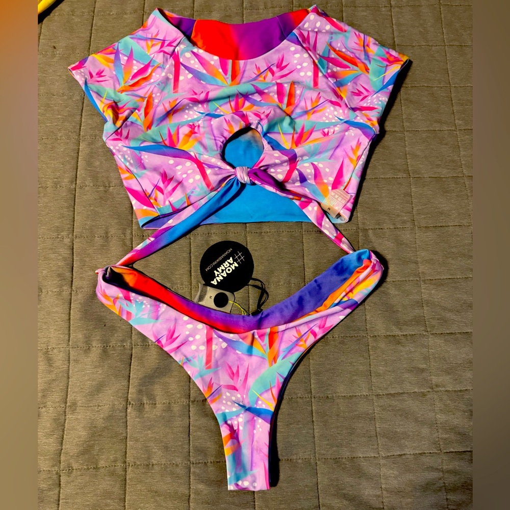Moana Bikini - Birds of Paradise/Peach Tea Reversible Set - Size Medium